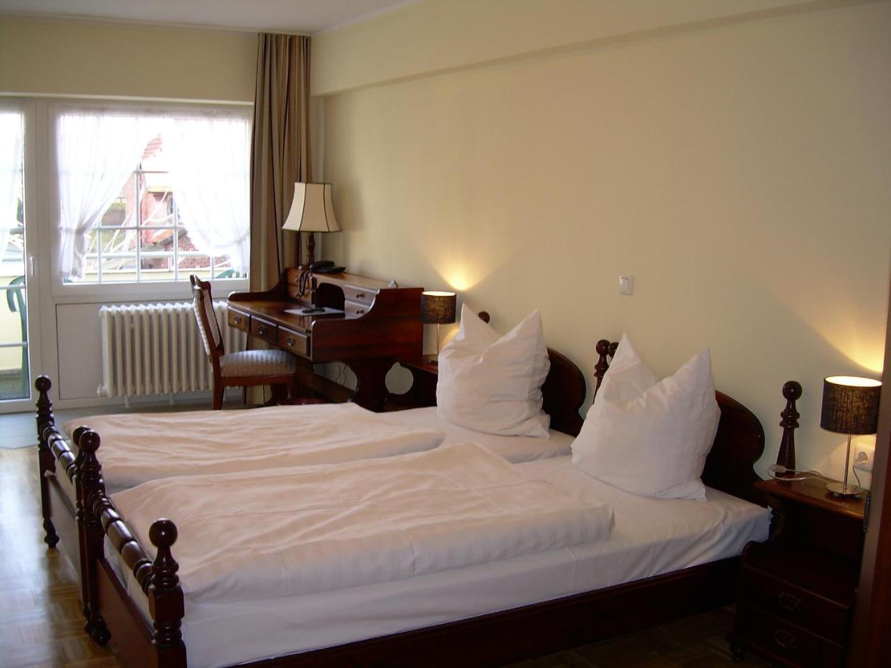 Hotel-Restaurant Saelzerhof Salzkotten Ngoại thất bức ảnh
