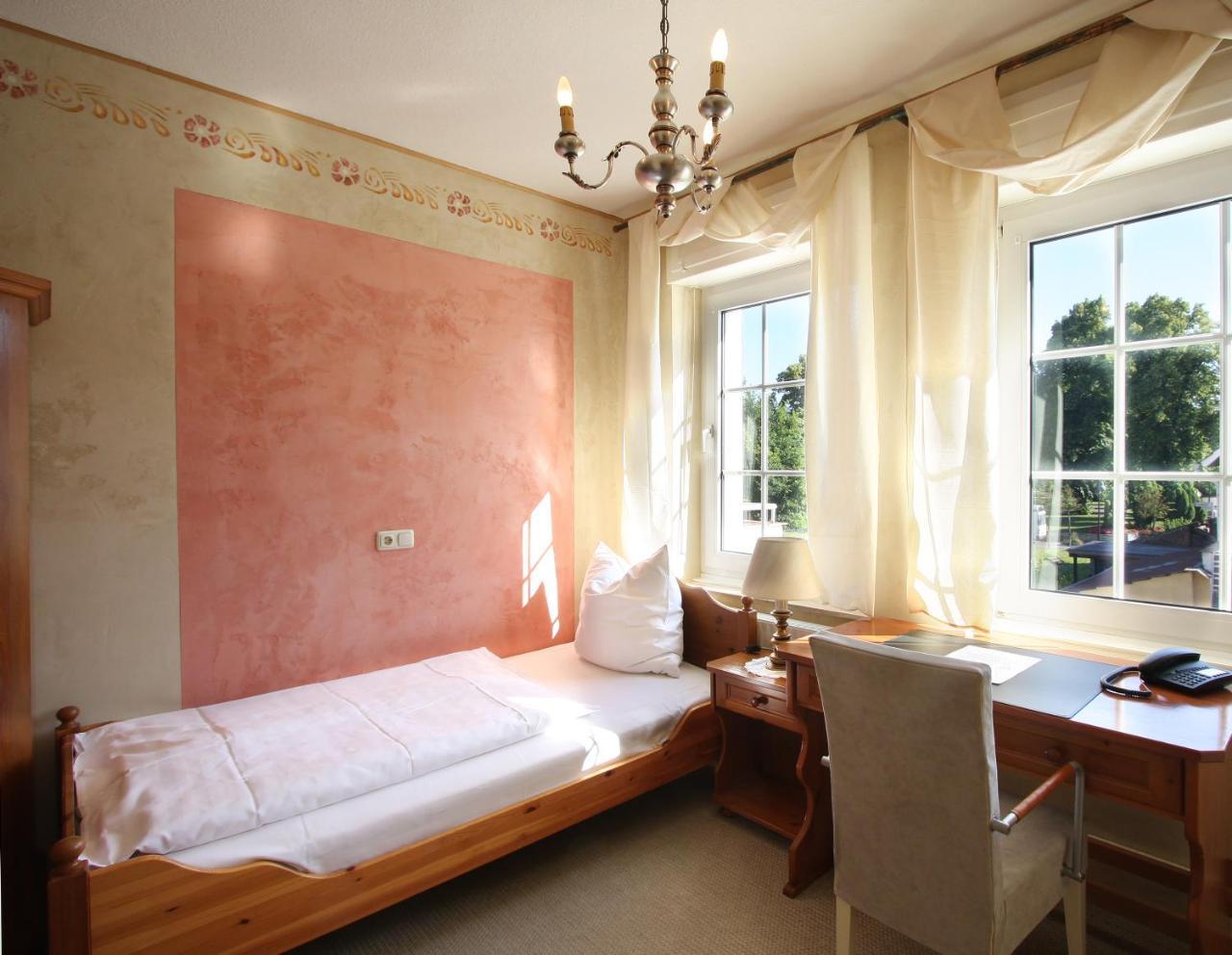 Hotel-Restaurant Saelzerhof Salzkotten Ngoại thất bức ảnh